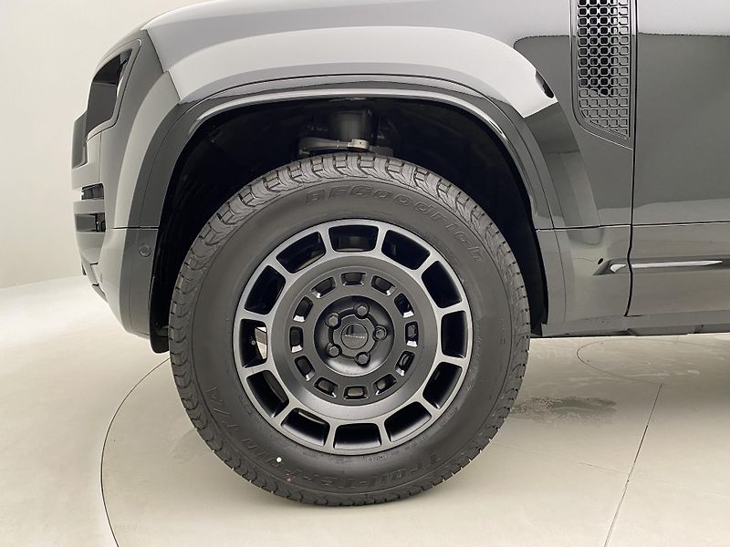 Land Rover Defender (2026) OCTA BLACK AWD AUT - fotka 18 z 79