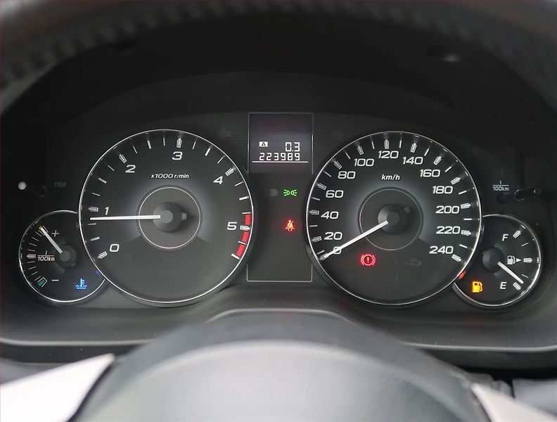 Subaru Outback (2012) 2.0 D, 4X4, Xenony, Tempomat - fotka 11 z 19