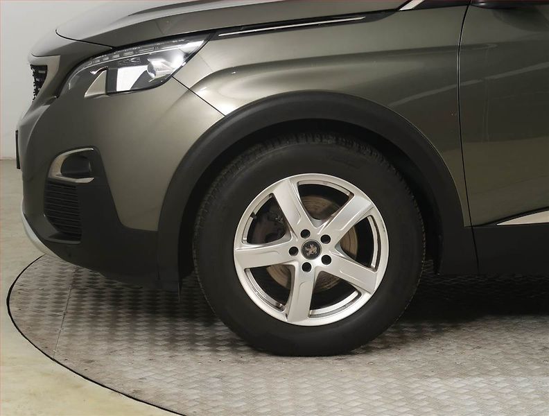 Peugeot 3008 (2020) Allure Pack 1.5 BlueHDi - fotka 15 z 21