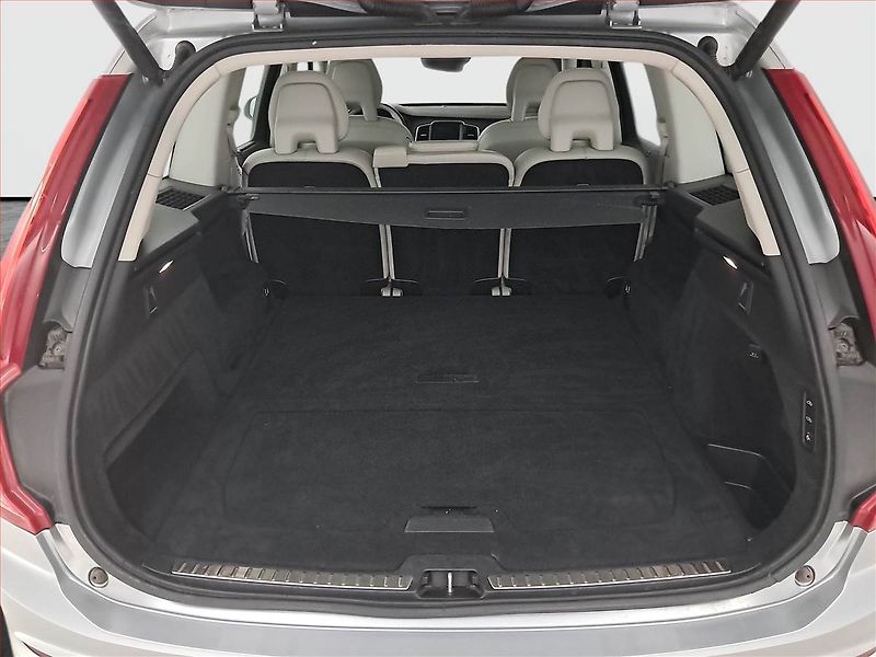 Volvo XC90 (2018) D5 AWD Polestar - fotka 14 z 26