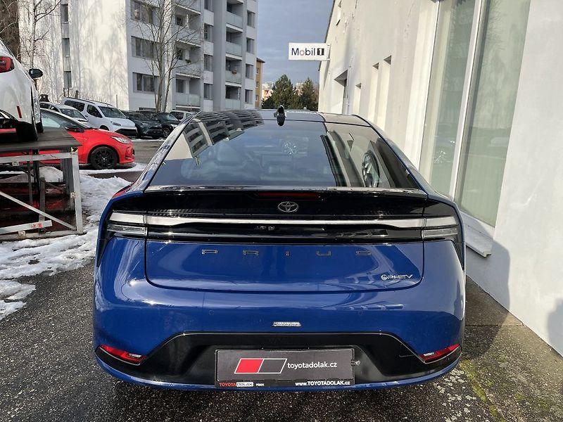 Toyota Prius 2.0L PHEV Executive - fotka 5 z 31