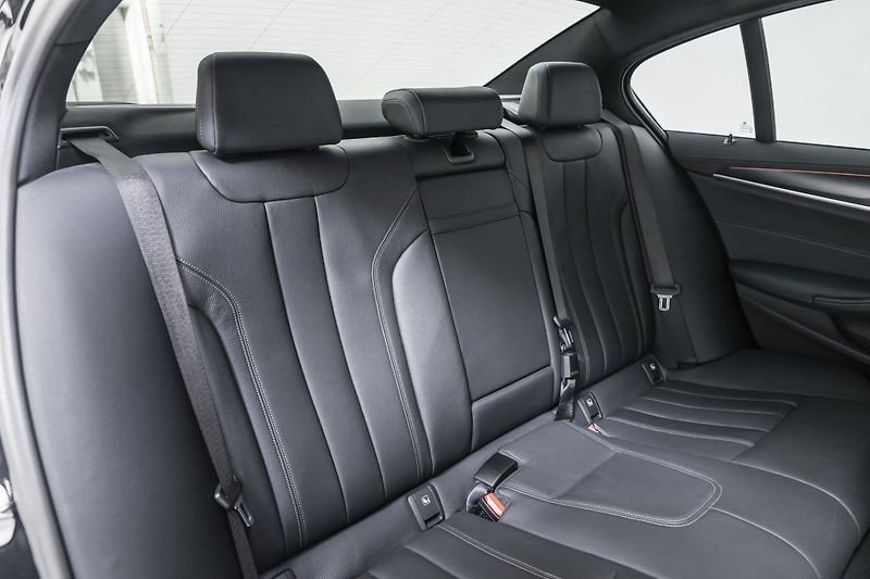BMW Řada 5 545e xDrive Msport*1.majitel - fotka 14 z 38