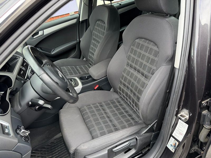 Audi A4 2,0 TDi Quattro /1.maj./ ČR /  - fotka 11 z 30