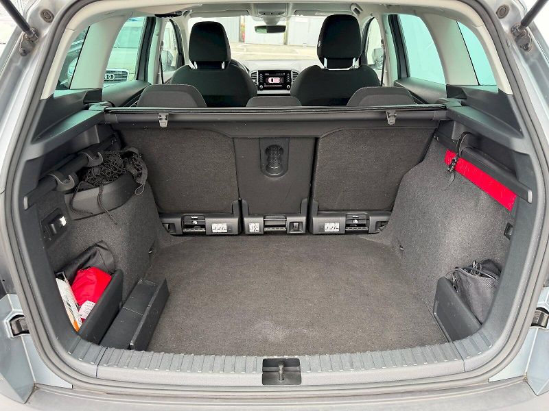 Škoda Karoq (2019) 2.0 TDI 110kW 4x4 Style ACC Si - fotka 33 z 35
