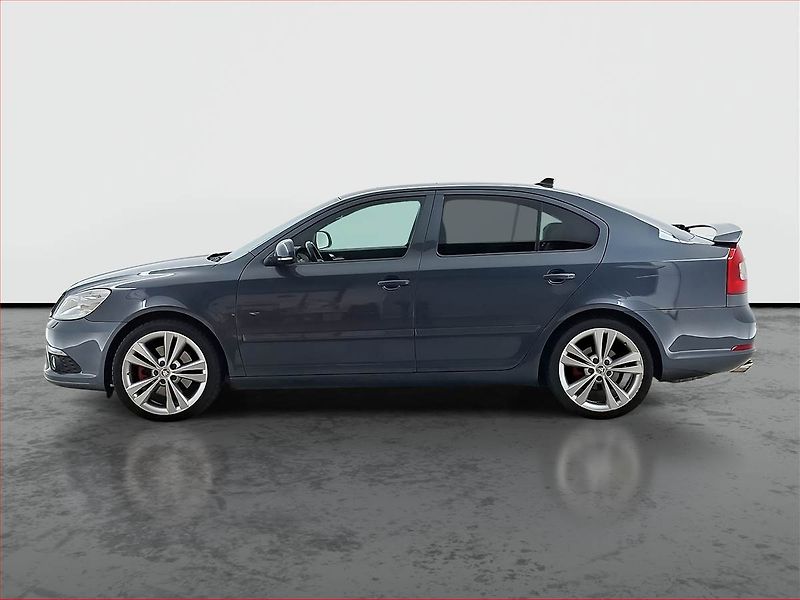 Škoda Octavia (2010) RS 2.0 TSI, Navi, Xenony - fotka 3 z 17