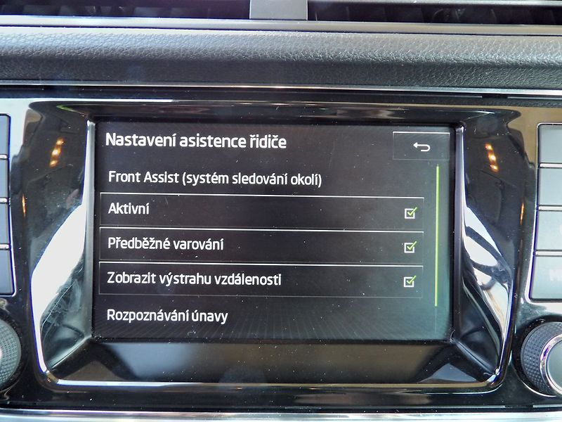Škoda Fabia 1.0MPi Ambition Navi Tempomat - fotka 10 z 34