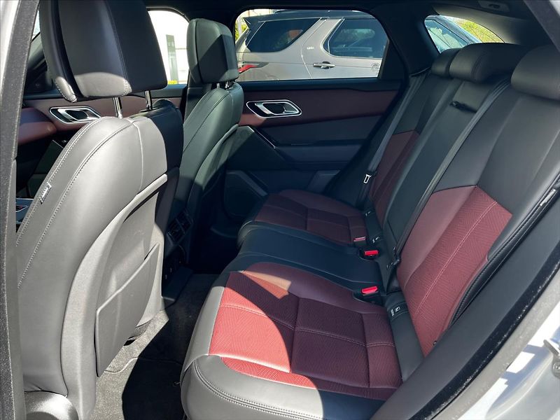Land Rover Range Rover Velar 3,0 Dynamic HSE D300 AWD - fotka 16 z 17
