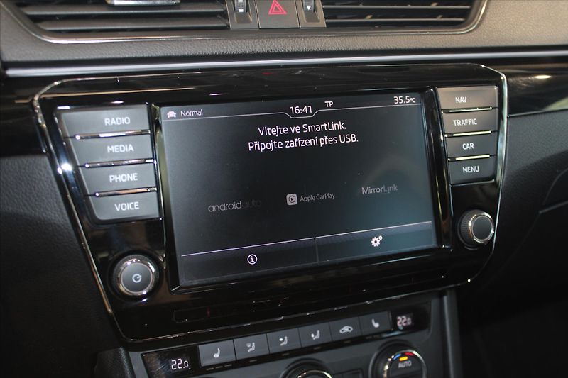 Škoda Superb TDi DSG 4x4 L&K ACC/Canton - fotka 18 z 31