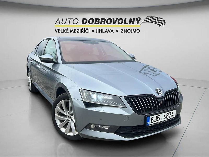 Škoda Superb Liftback 2.0 TDI DSG 140kW 6AT - fotka 12 z 36