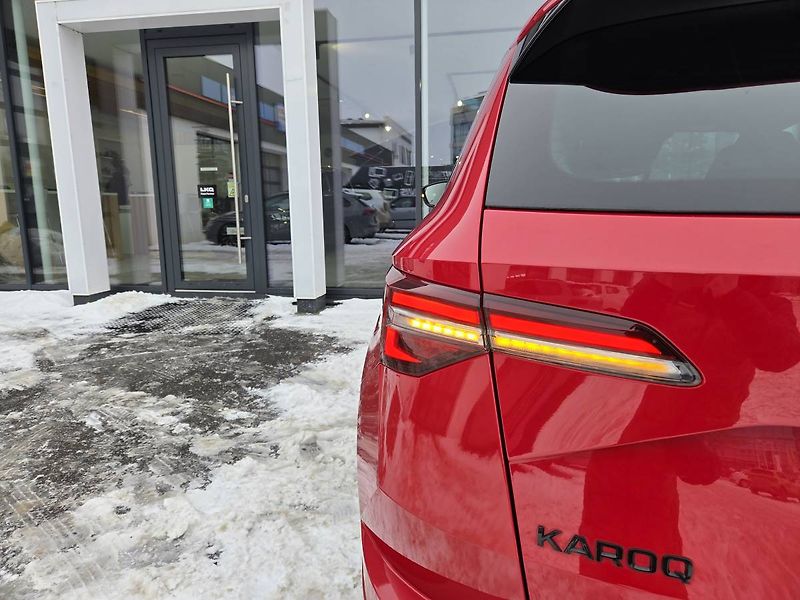 Škoda Karoq Sportline 1.5 TSI DSG tažné - fotka 9 z 45