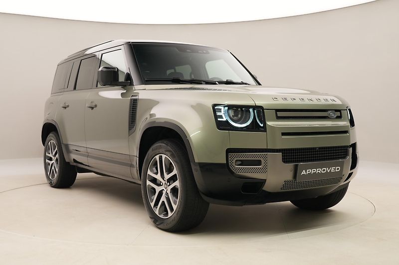 Land Rover Defender 110 D300 X-DYNAMIC SE - fotka 14 z 47
