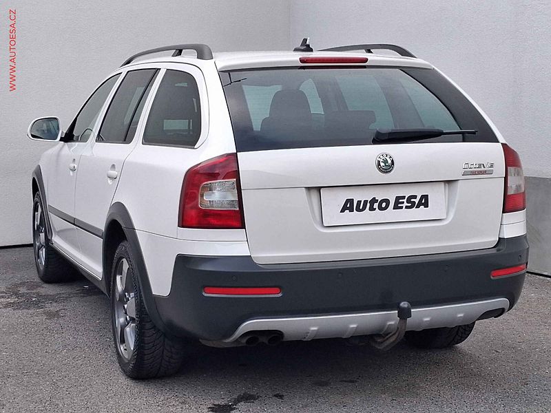 Škoda Octavia (2013) 2.0 TDi 4x4, Scout, DSG - fotka 6 z 19