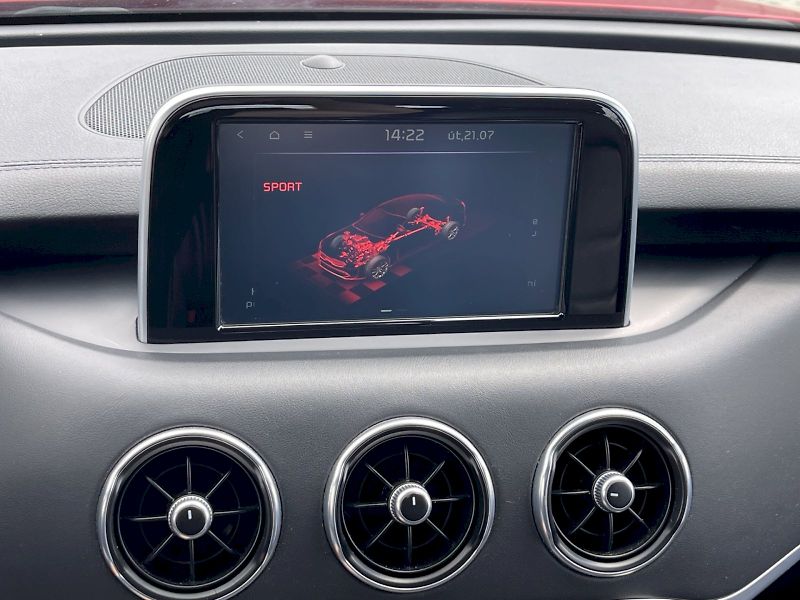 Kia Stinger (2017) 3.3 GT 272 kW 4x4 Automat - fotka 15 z 33