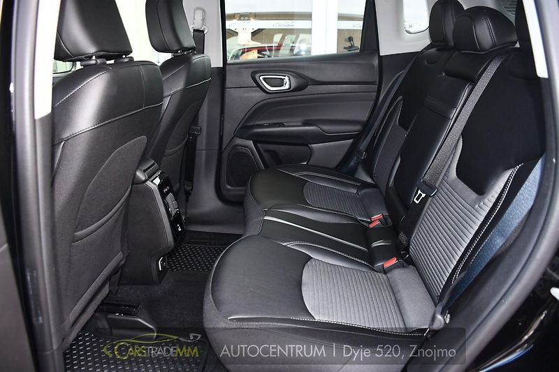 Jeep Compass 1.5l GSE T4 48V e-Hybrid - fotka 13 z 50