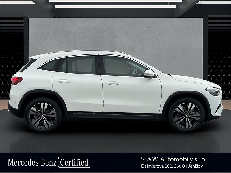 Mercedes-Benz GLA 180 d - fotka 4 z 30