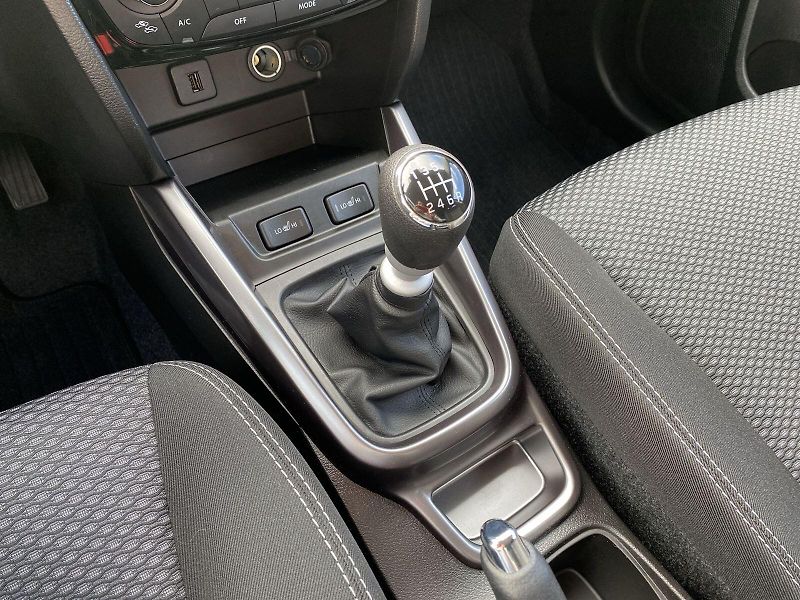 Suzuki Vitara (2024) 1.4 BoosterJet Premium - fotka 22 z 28