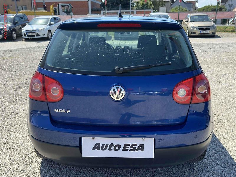 Volkswagen Golf (2005) 1.4i, AC, výhřev sed - fotka 5 z 15