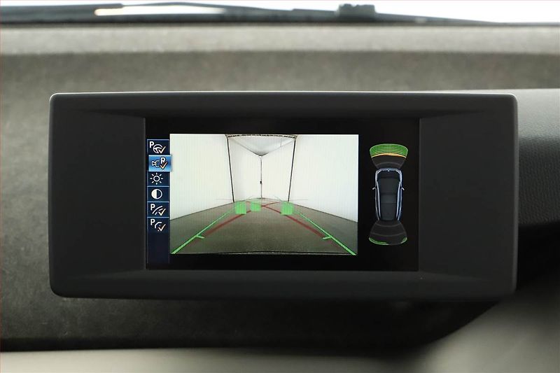 BMW i3 (2014) 60Ah BEV, SoH 74%, Automat - fotka 15 z 22