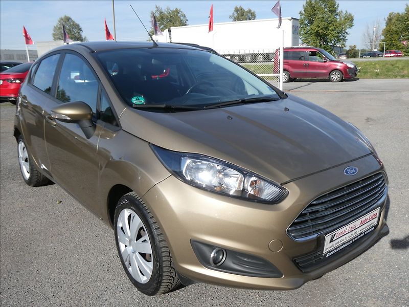 Ford Fiesta 1,2 i 60kW 1.MAJITEL, SERVISKA - fotka 1 z 44
