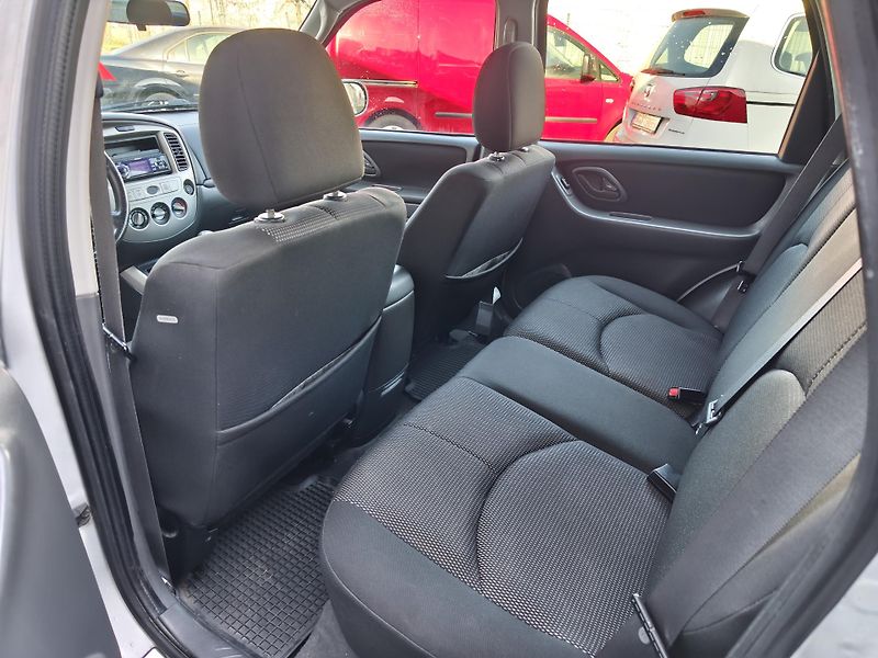 Mazda Tribute 4X4  - fotka 13 z 22