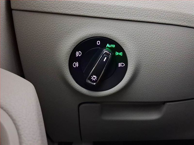 Škoda Superb (2017) 2.0 TSI, Automat, Kůže, Navi - fotka 19 z 26