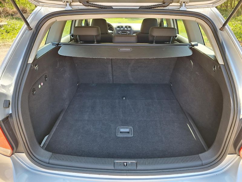 Volkswagen Golf (2012) VW Golf 1.6 tdi WEBASTO - fotka 18 z 19