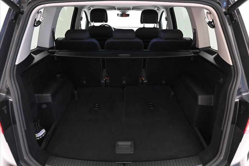 Volkswagen Touran 2,0 TDI 110 KW DSG 7 MÍST Záru - fotka 11 z 34