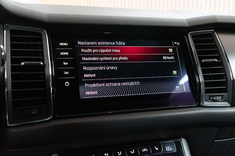 Škoda Kodiaq 2.0 TDI 4x4*SPORTLINE*TAŽNÉ*ČR - fotka 38 z 51