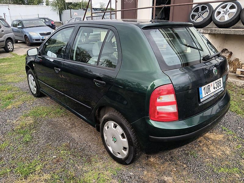 Škoda Fabia 1.4 MPI Comfort - fotka 3 z 26
