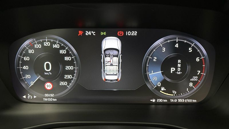 Volvo XC40 2.0 T3 AUT Momentum Pro - fotka 10 z 28