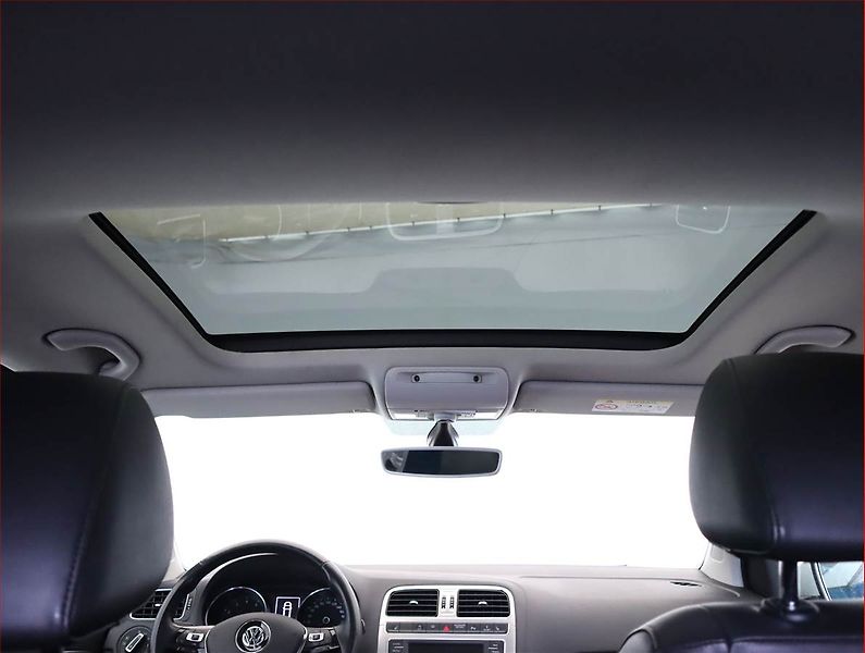 Volkswagen Polo (2015) 1.2 TSI, Automat, Serv.kniha - fotka 16 z 22