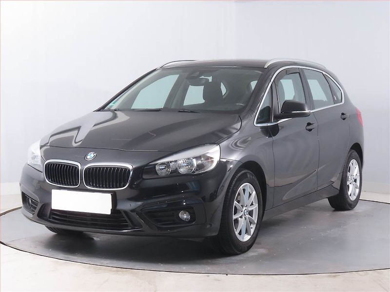 BMW Řada 2 (2015) 218i Active Tourer, Serv.kniha - fotka 2 z 14