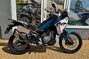 Jde o lehké cestovní enduro vhodné na silnici i do lehčího terénu.