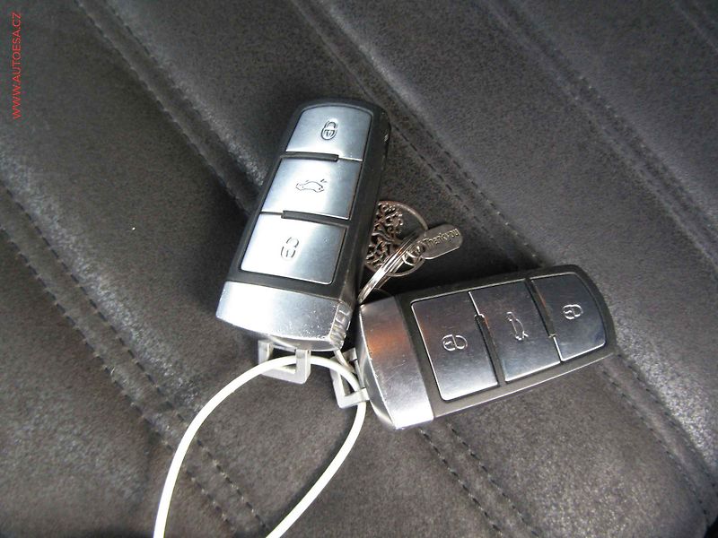 Volkswagen Passat (2010) 2.0TDi, Navigace - fotka 18 z 18
