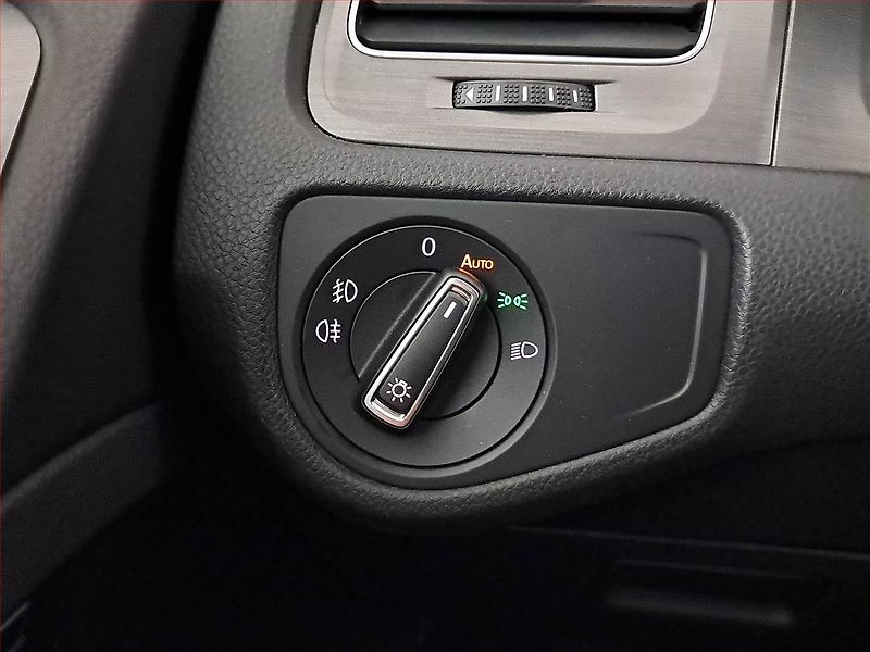 Volkswagen Golf (2013) 1.2 TSI, Serv.kniha, Navi - fotka 15 z 16