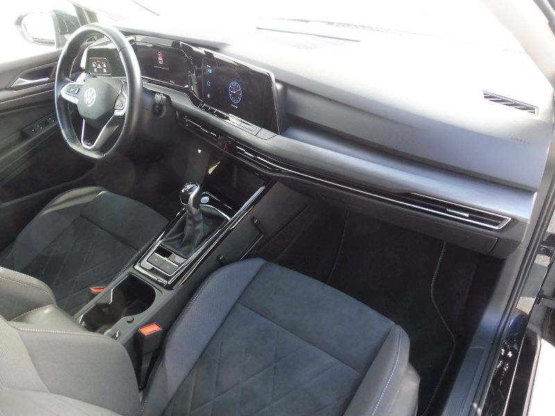 Volkswagen Golf (2024) Style 1,5 TSI 96kW - fotka 8 z 26
