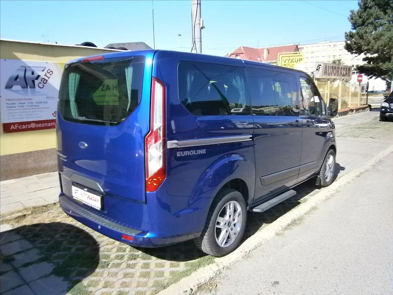 Ford Tourneo Custom 2,2 TDCI EUROLINE 114 KW - fotka 5 z 27