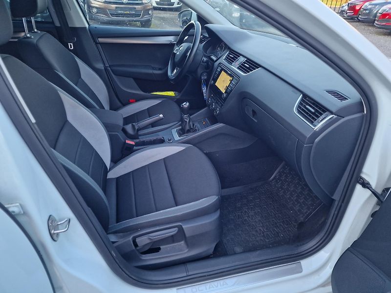 Škoda Octavia 1,6TDI 81KW JOY NAVI - fotka 10 z 19