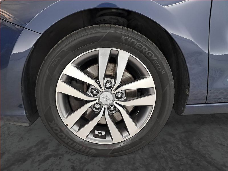 Hyundai i30 (2018) 1.4 T-GDI, Serv.kniha - fotka 14 z 18