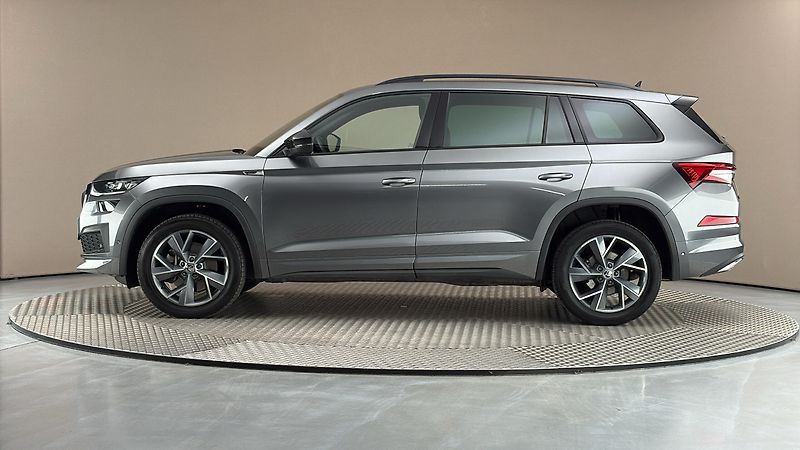 Škoda Kodiaq 2.0 TDI DSG 4x4 Sportline Excl - fotka 4 z 32