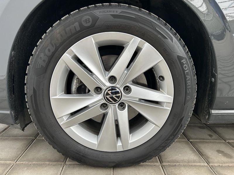 Volkswagen Golf 1.5 TSI LIFE - fotka 9 z 26