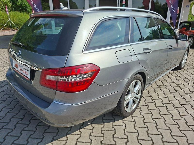 Mercedes-Benz Třídy E (2011) E 250 CDI 150kW 4MATIC - fotka 8 z 41