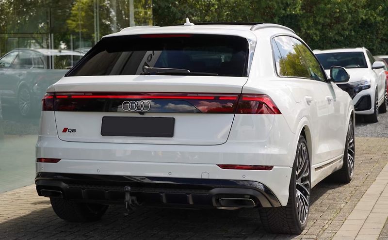 Audi Q8 TDI q 210kW S-Line Pano Matrix - fotka 4 z 20