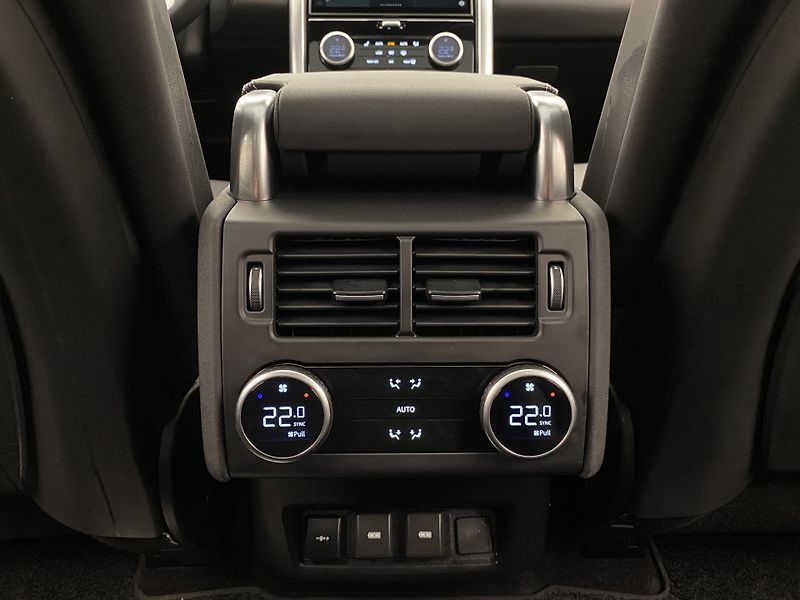 Land Rover Discovery D250 DYNAMIC SE AWD AUT - fotka 32 z 51