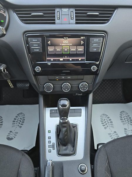 Škoda Octavia CNG DSG 1.Maj. ČR - DPH - fotka 11 z 18