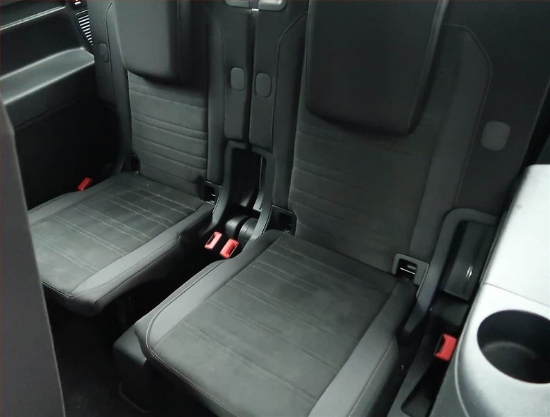 Volkswagen Touran (2018) Highline 1.8 TSI, Automat - fotka 16 z 18