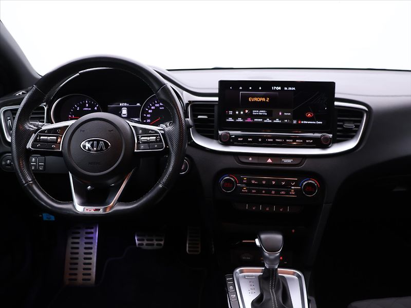 Kia ProCeed 1.6 CRDi 100kW GT-Line DCT CZ - fotka 24 z 32