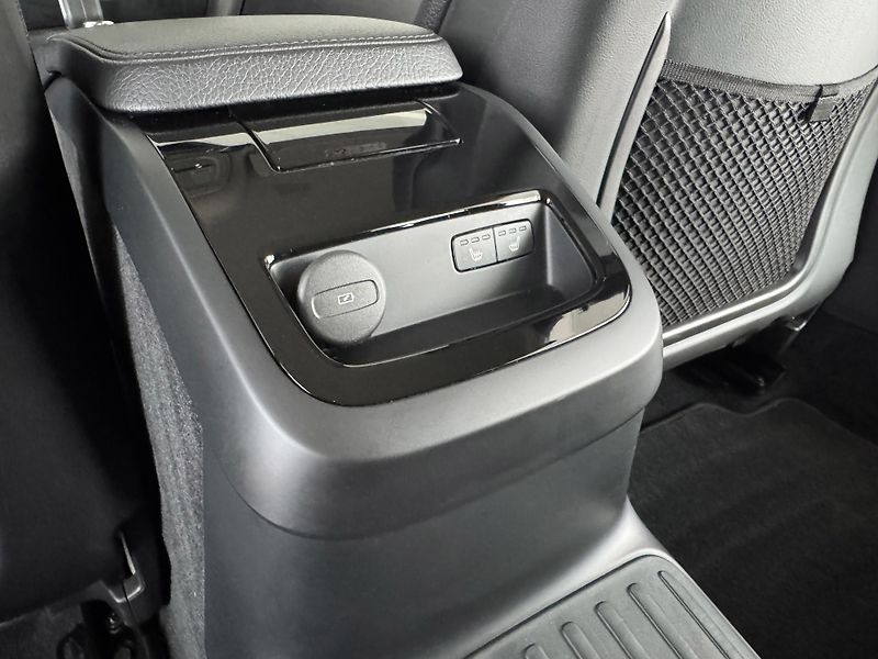 Volvo V90 T6 AWD*Recharge*KeyLess*Tažné - fotka 31 z 37