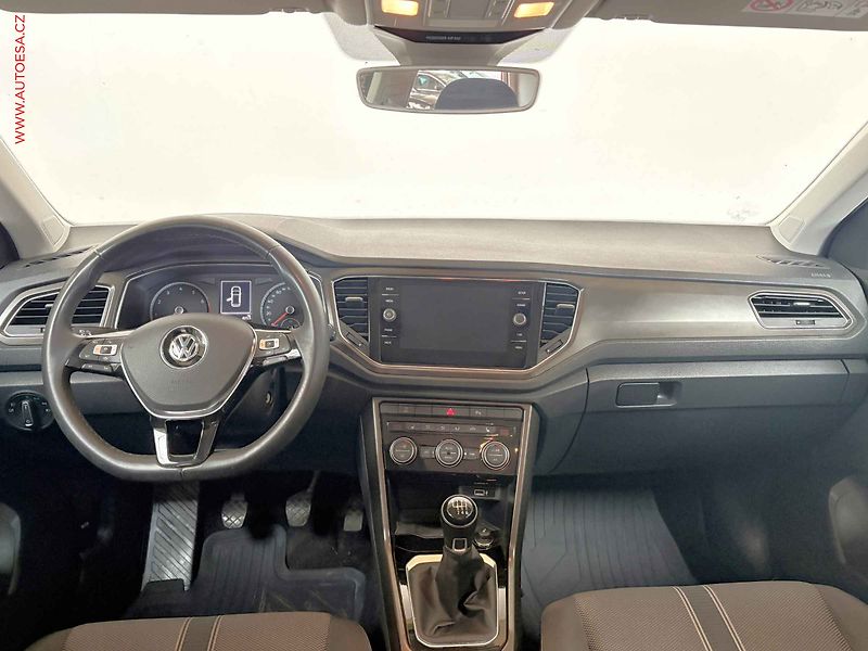 Volkswagen T-Roc (2020) 1.5TSI, 1.maj,ČR, AC, navi - fotka 8 z 16