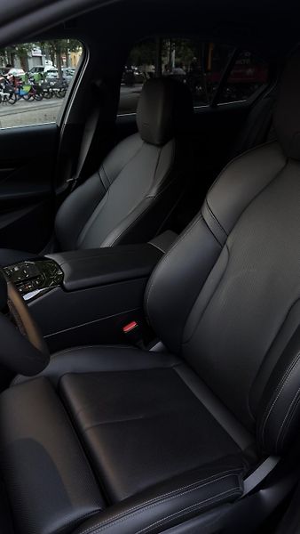 BMW Řada 5 (2025) - fotka 16 z 18